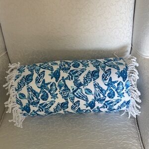 NWOT Lilly Pulitzer Blue and Resort White Seashell Pattern Pillow